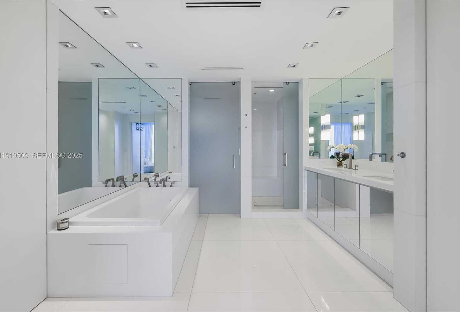 Small Image of 6899 COLLINS AVE #2208, Miami Beach Number 32