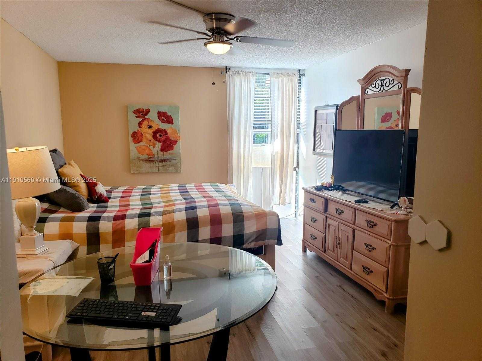 Small Image of 3101 NORTH COUNTRY CLUB DR #101, Aventura Number 11