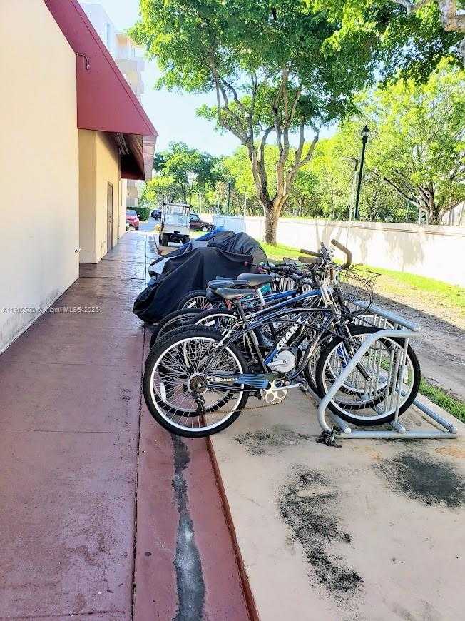 Small Image of 3101 NORTH COUNTRY CLUB DR #101, Aventura Number 28