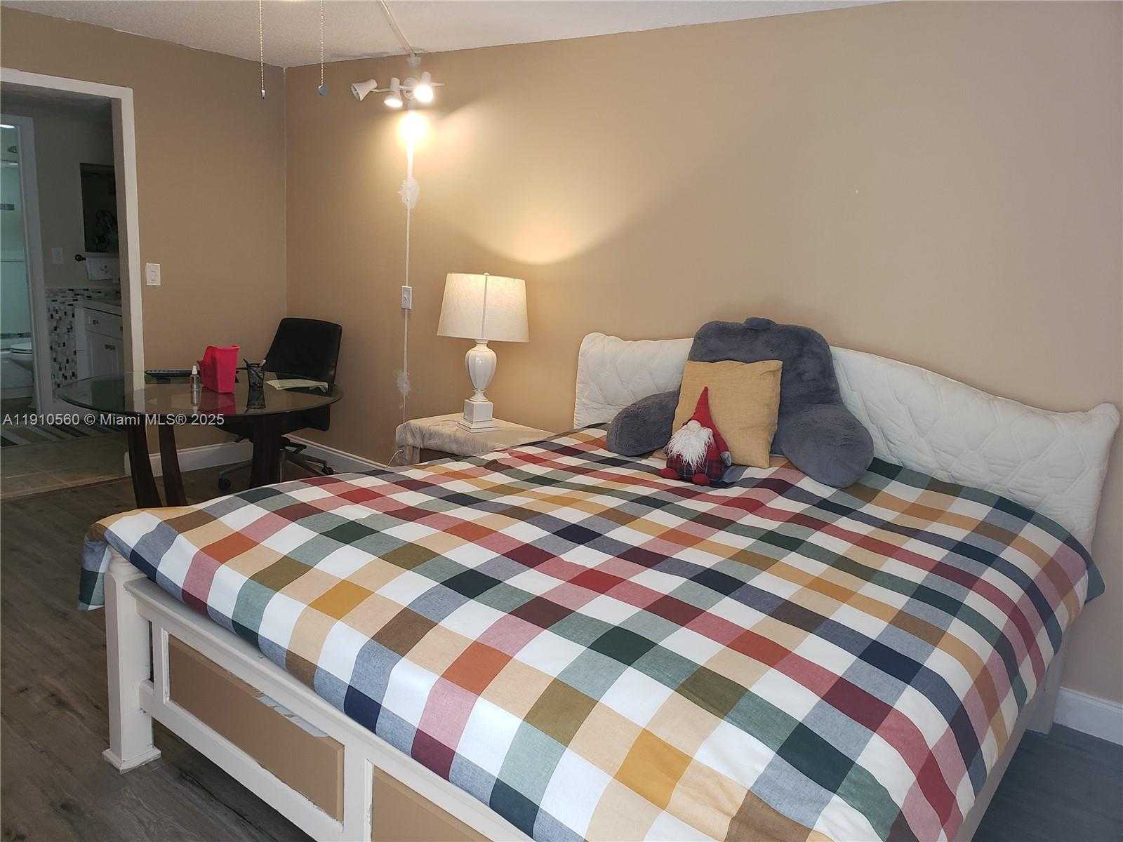 Small Image of 3101 NORTH COUNTRY CLUB DR #101, Aventura Number 9