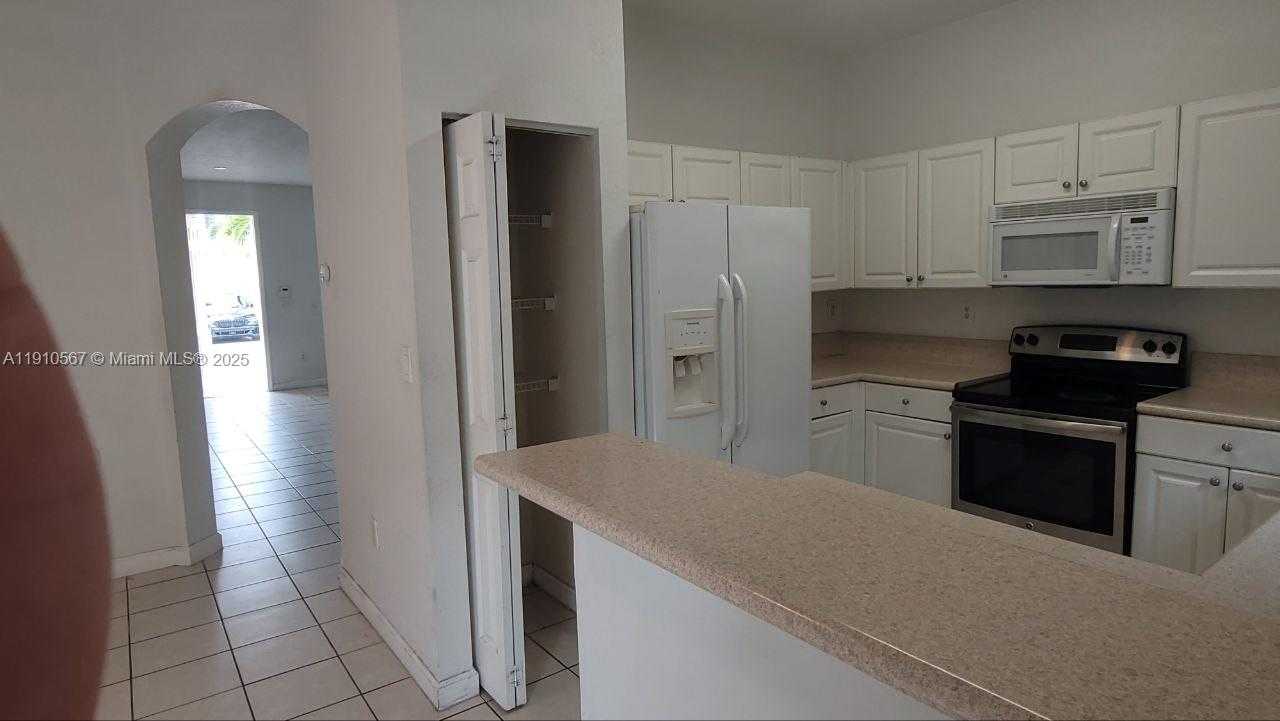 Small Image of 12874 SOUTH WEST 132ND TER #12874, Miami Number 7