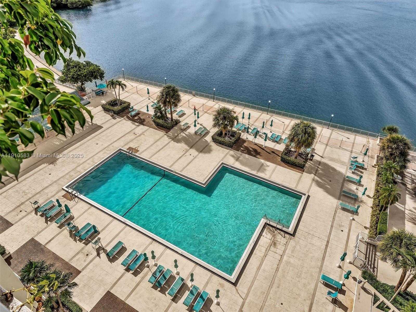 Small Image of 300 BAYVIEW DR #902, Sunny Isles Beach Number 27