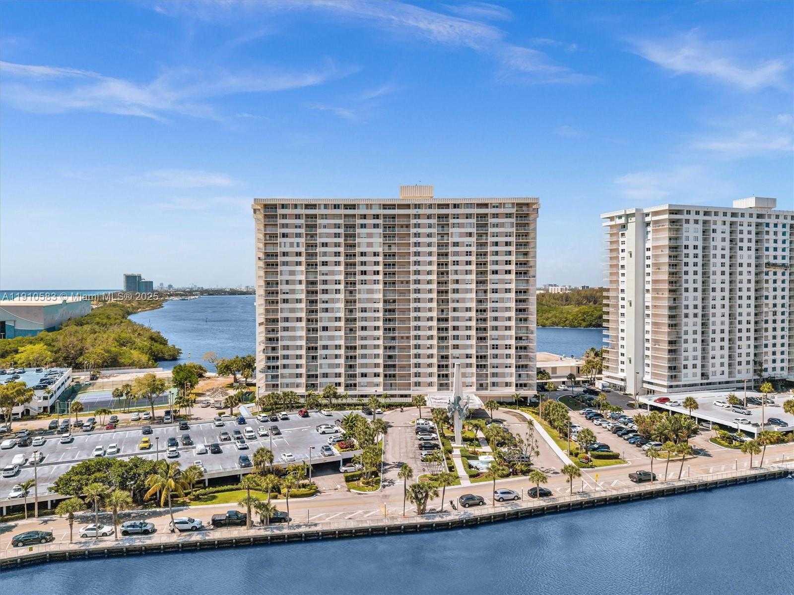 Small Image of 300 BAYVIEW DR #902, Sunny Isles Beach Number 52