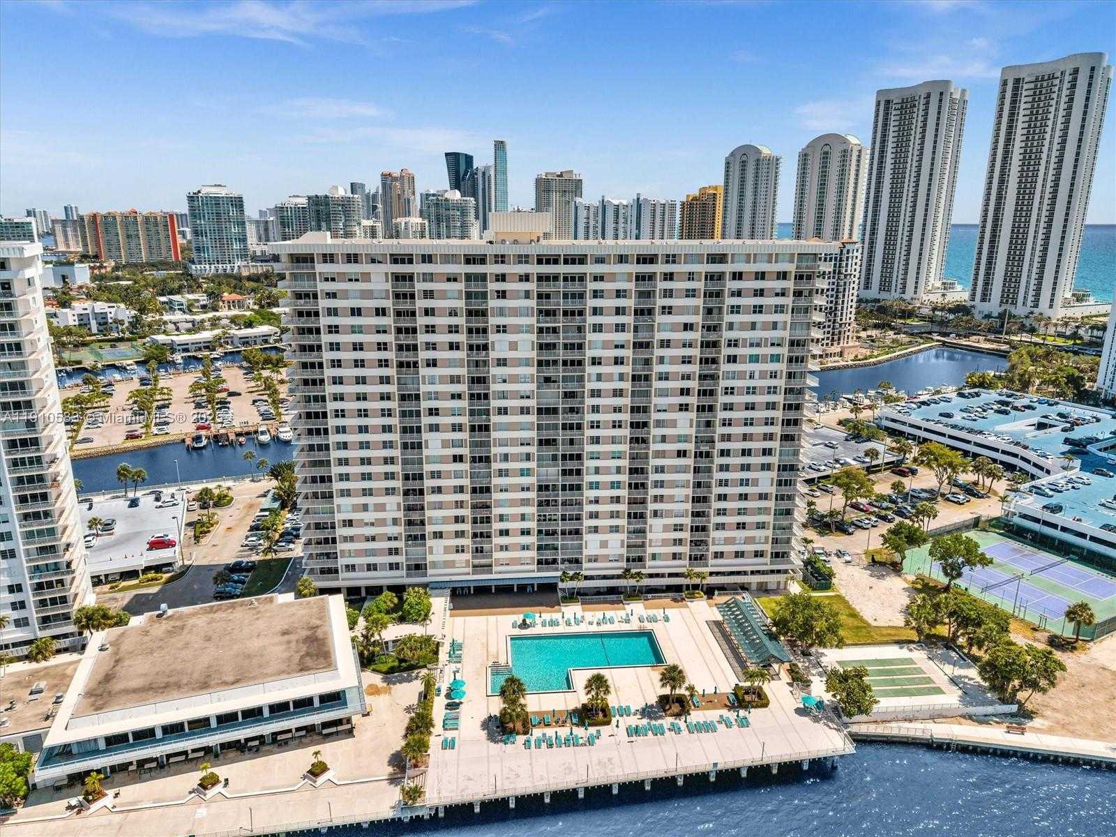 Small Image of 300 BAYVIEW DR #902, Sunny Isles Beach Number 55
