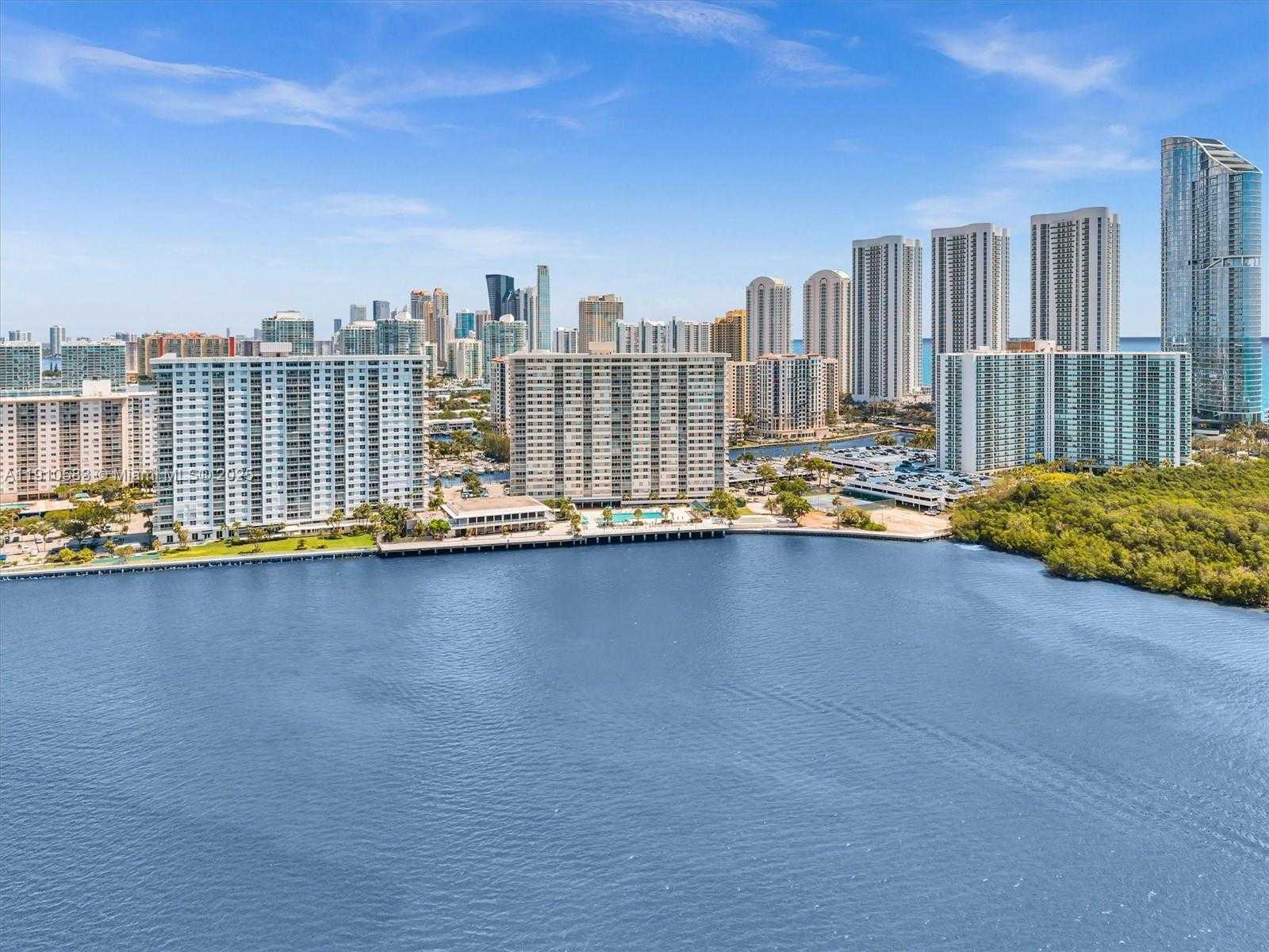 Small Image of 300 BAYVIEW DR #902, Sunny Isles Beach Number 58