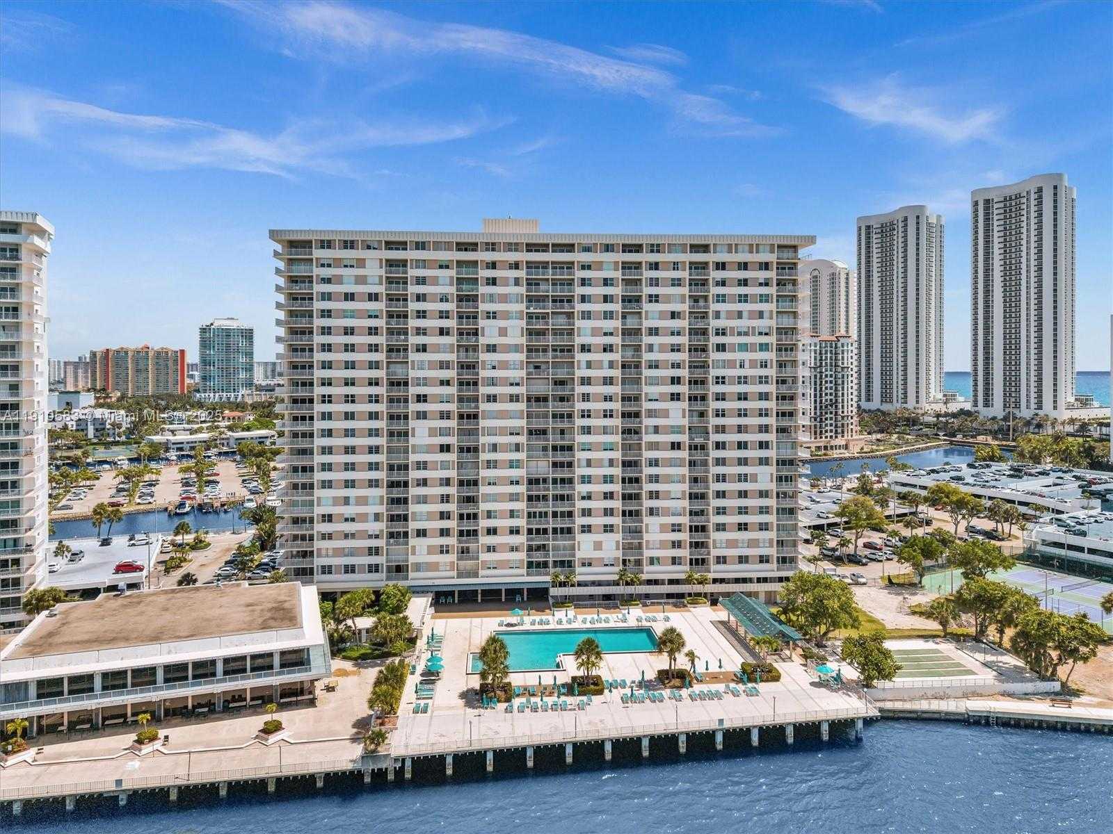 Small Image of 300 BAYVIEW DR #902, Sunny Isles Beach Number 59