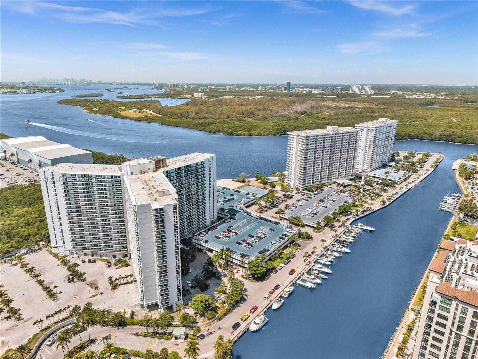 Small Image of 300 BAYVIEW DR #902, Sunny Isles Beach Number 63