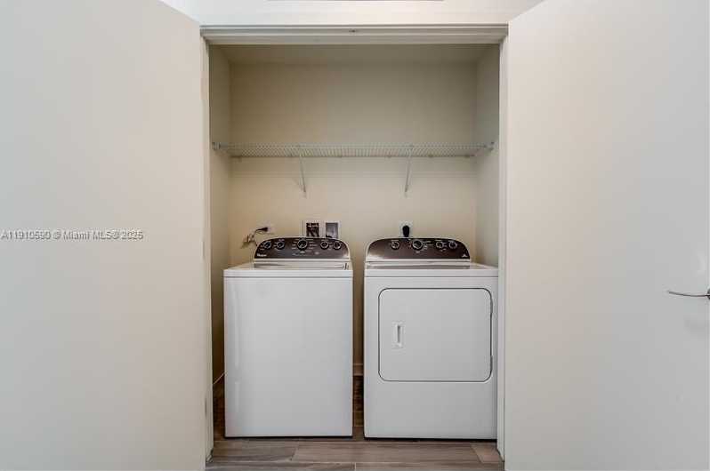 Small Image of 999 SOUTH WEST 1ST AVE #3210, Miami Number 9