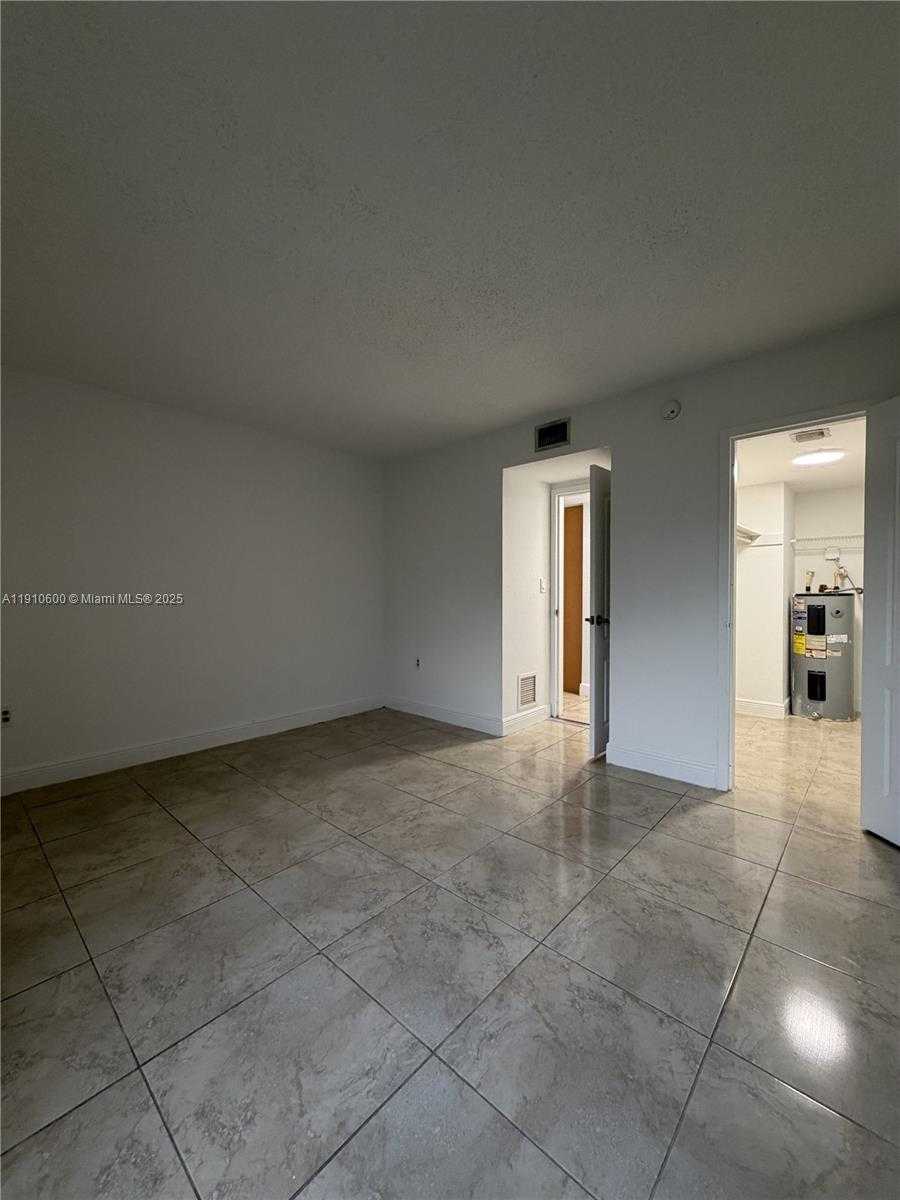 Small Image of 5112 NORTH WEST 79TH AVE #304, Doral Number 11