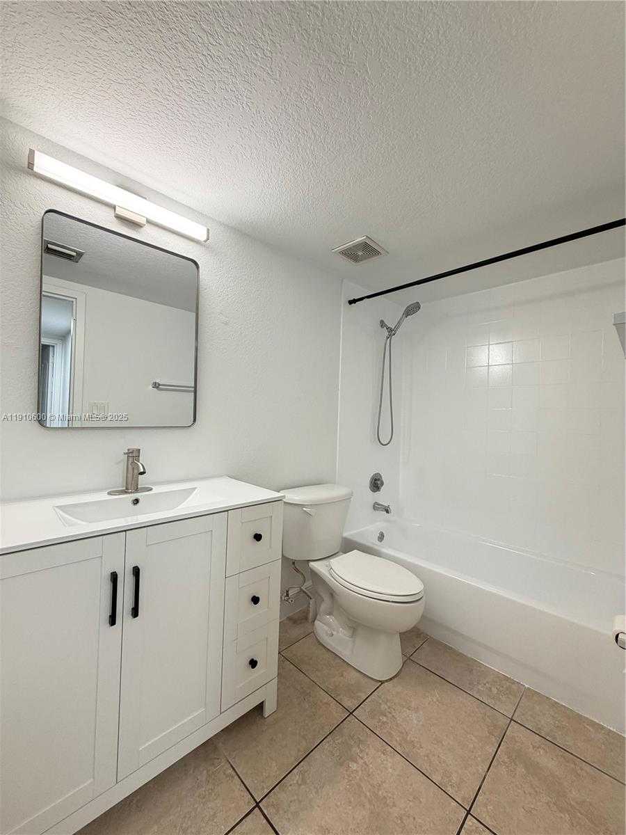 Small Image of 5112 NORTH WEST 79TH AVE #304, Doral Number 13