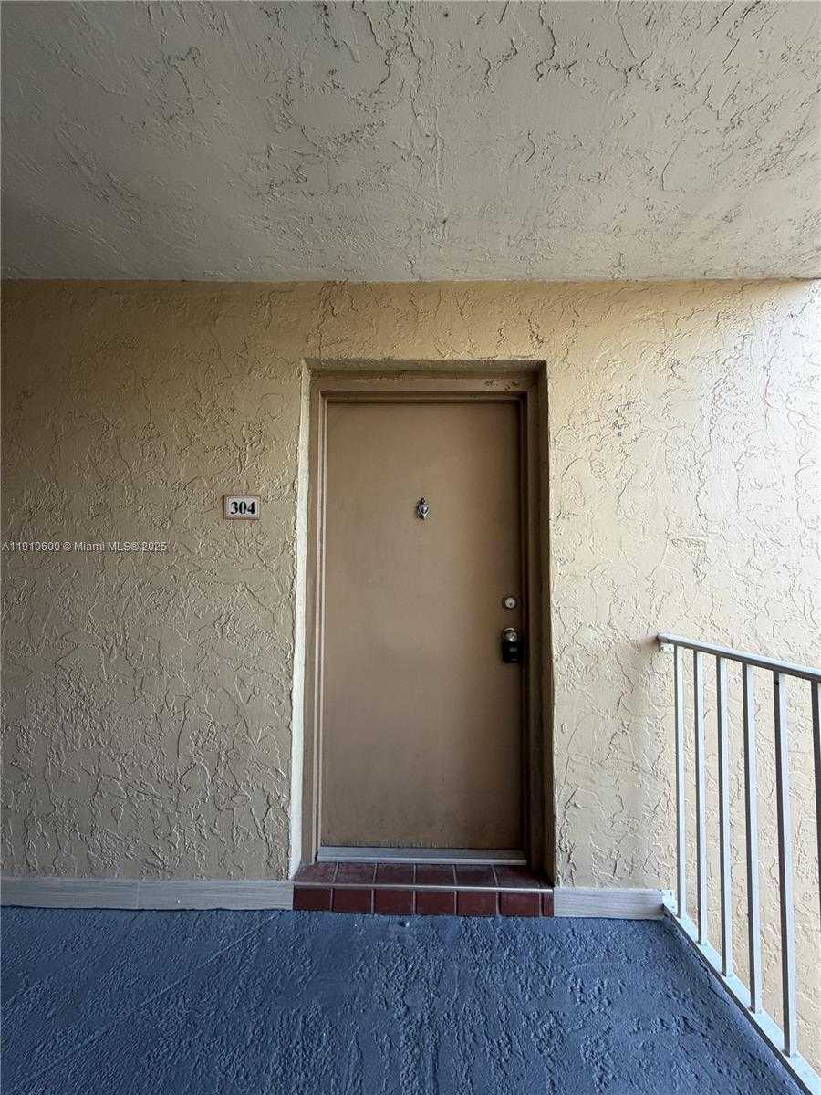 Small Image of 5112 NORTH WEST 79TH AVE #304, Doral Number 2
