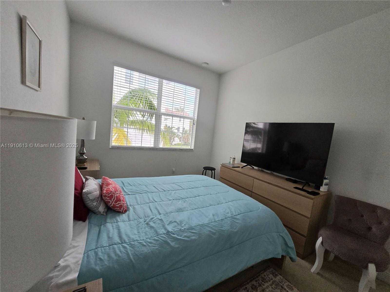 Small Image of 11938 SOUTH WEST 26TH CT, Miramar Number 23