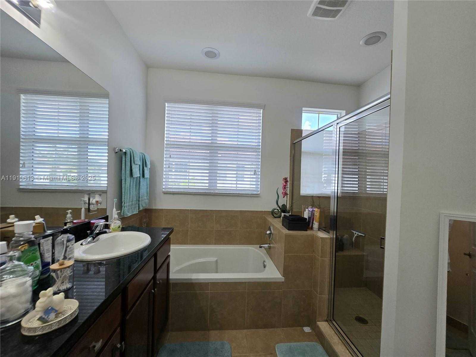 Small Image of 11938 SOUTH WEST 26TH CT, Miramar Number 37
