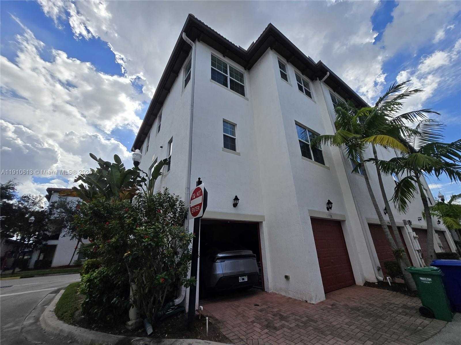 Small Image of 11938 SOUTH WEST 26TH CT, Miramar Number 48