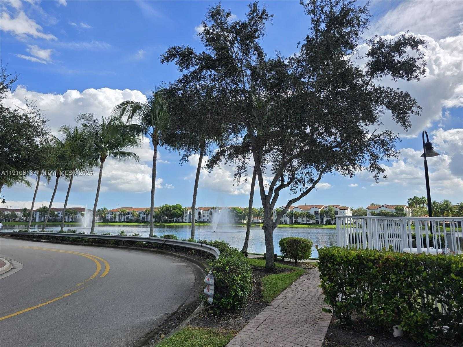 Small Image of 11938 SOUTH WEST 26TH CT, Miramar Number 54