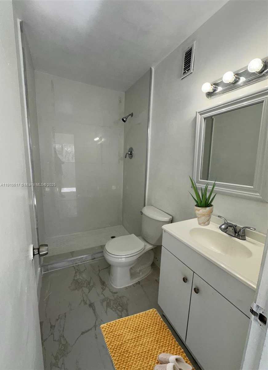 Small Image of 11307 SOUTH WEST 200TH ST #305-B, Miami Number 6