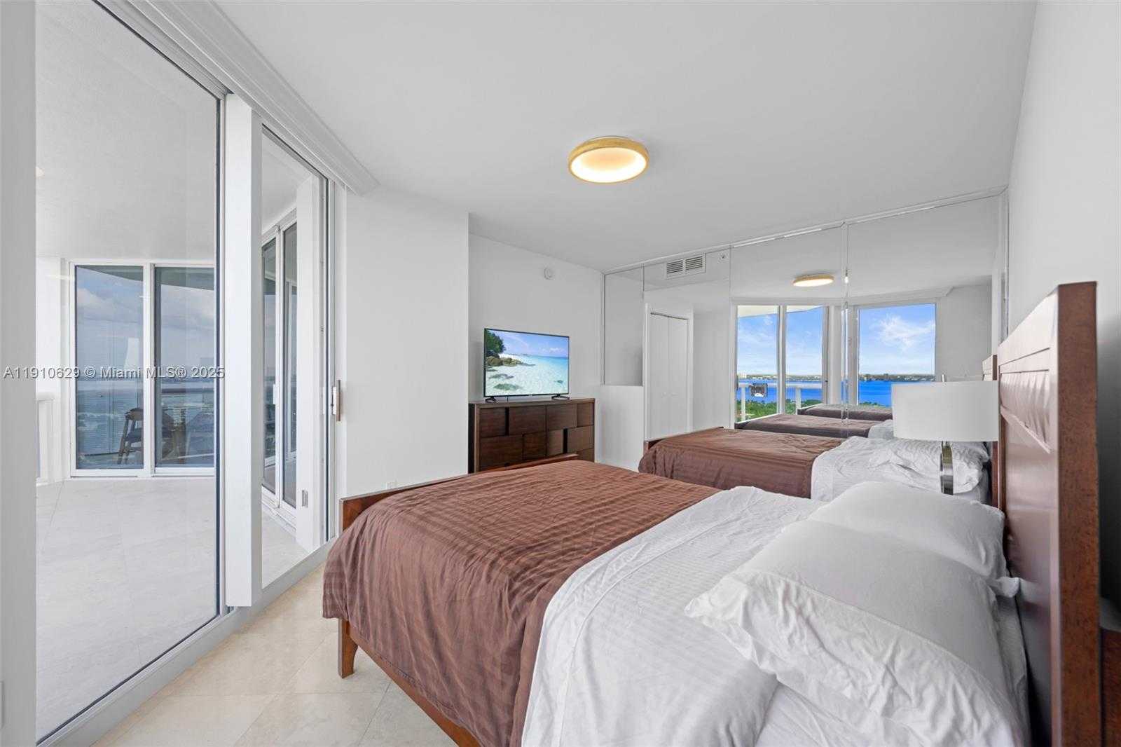 Small Image of 4779 COLLINS AVE #3206, Miami Beach Number 11