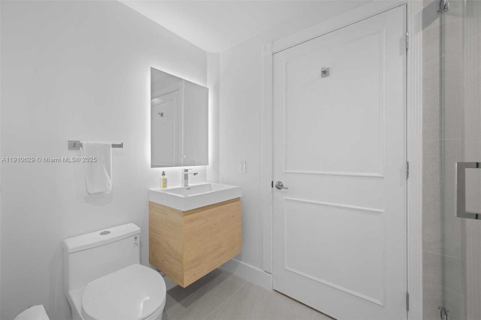 Small Image of 4779 COLLINS AVE #3206, Miami Beach Number 14