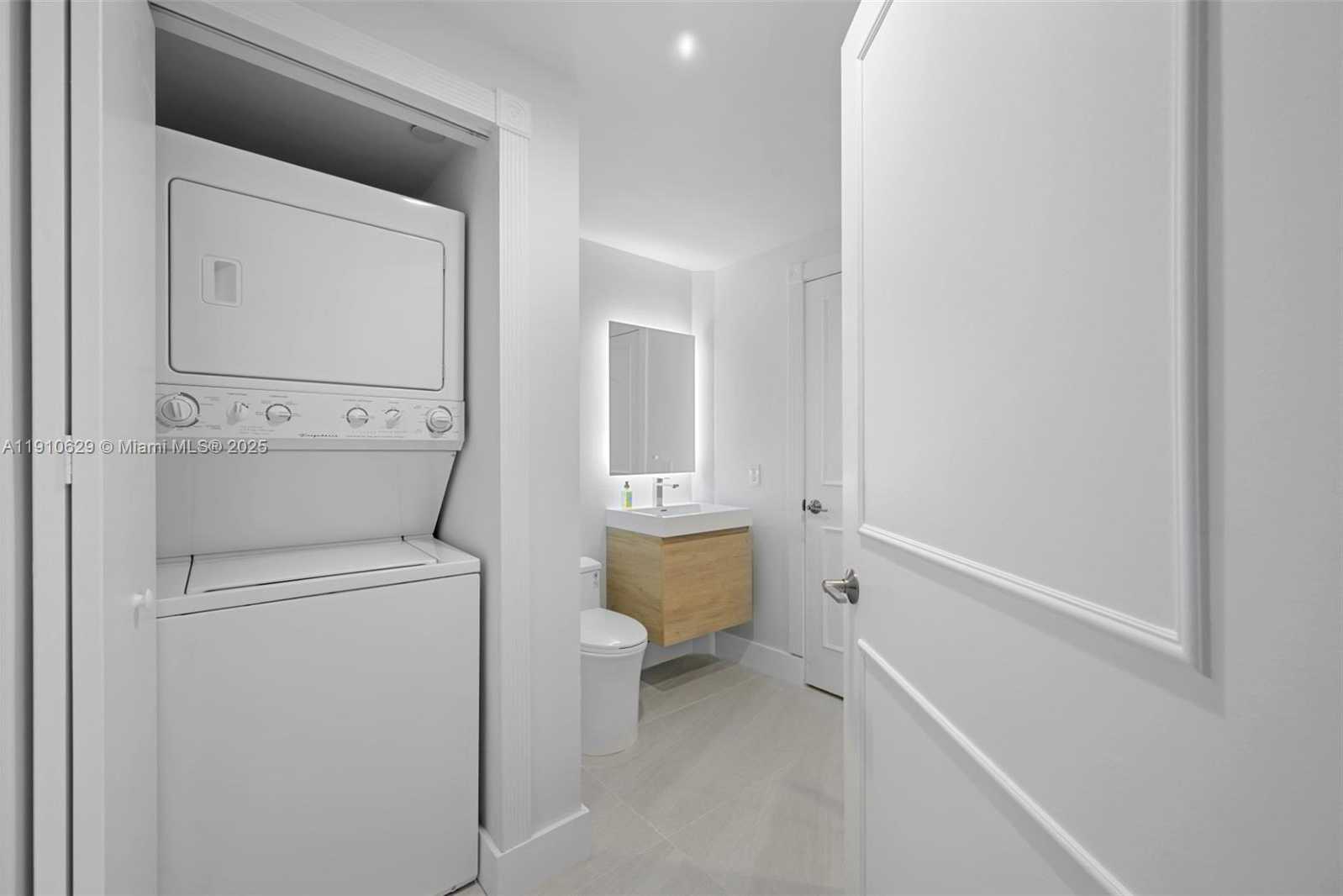 Small Image of 4779 COLLINS AVE #3206, Miami Beach Number 15