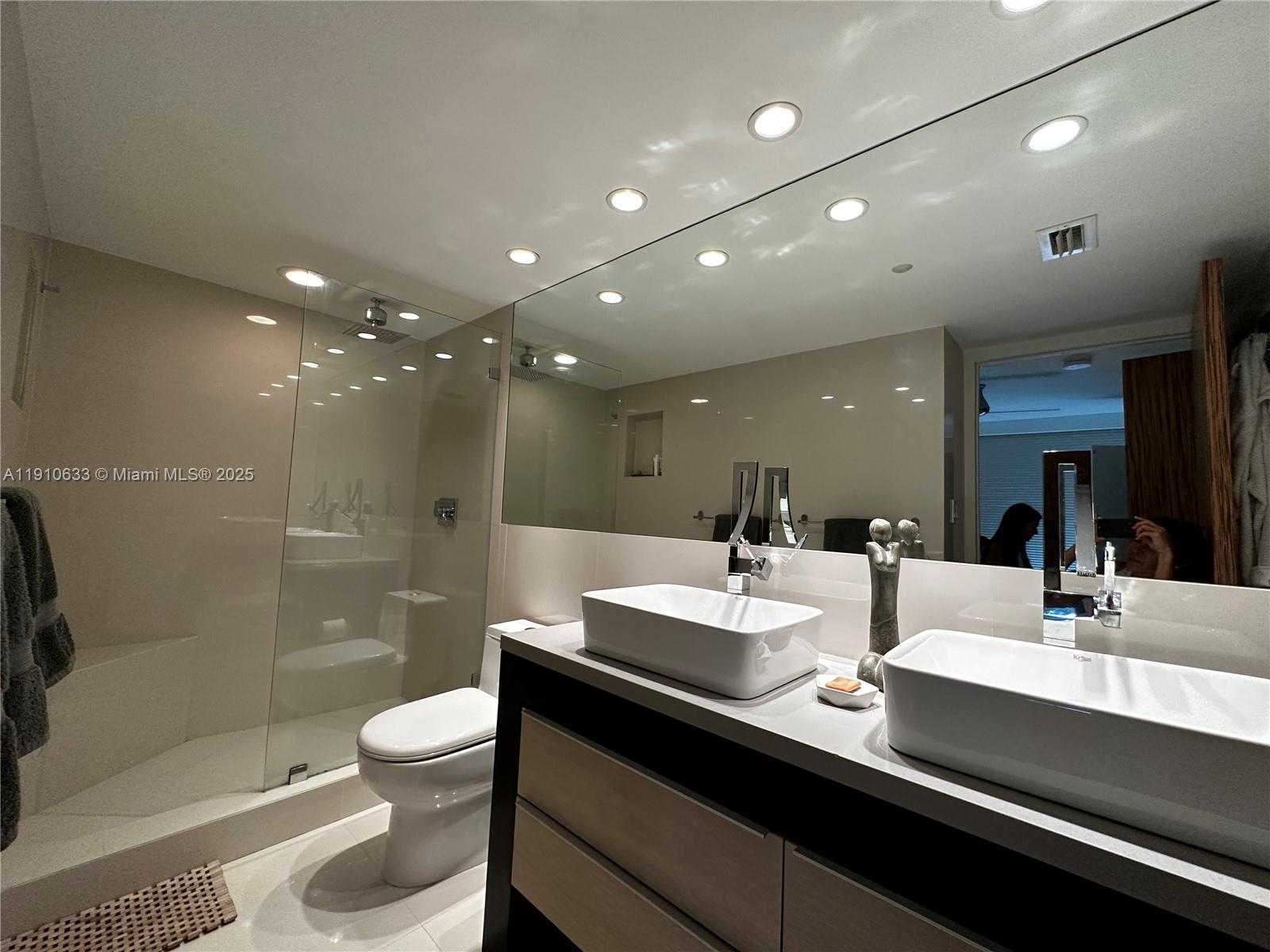 Small Image of 7330 OCEAN TER #11-A, Miami Beach Number 15