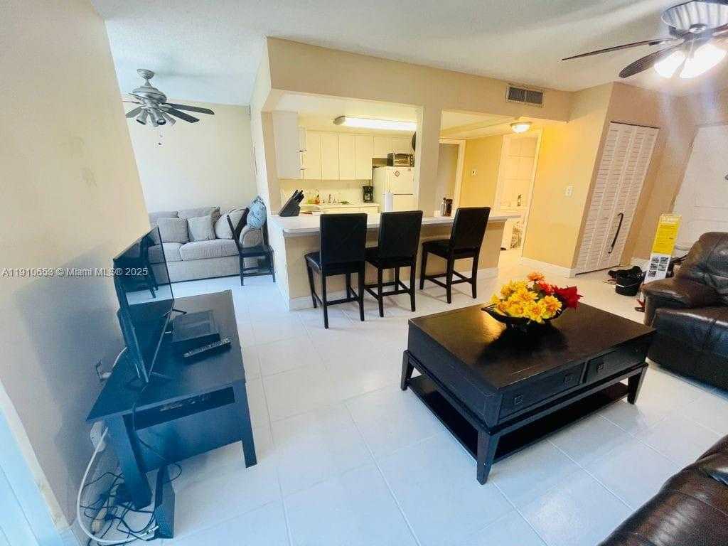 Small Image of 17570 ATLANTIC BLVD #517, Sunny Isles Beach Number 11