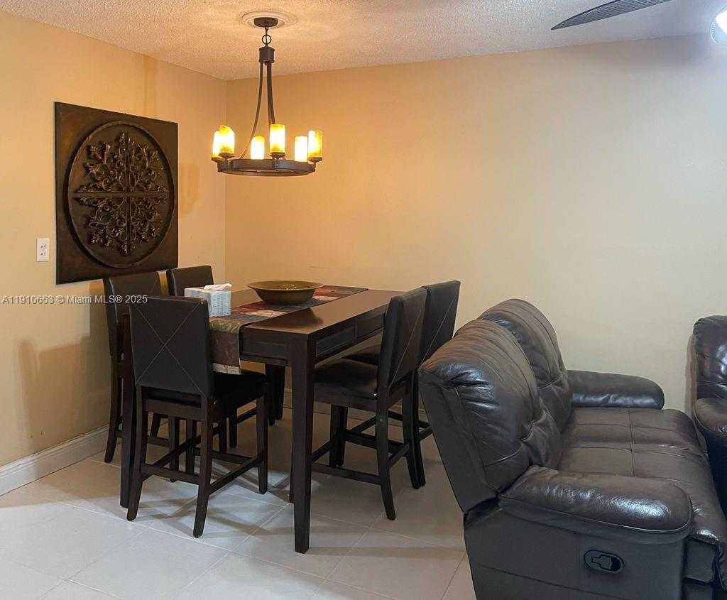Small Image of 17570 ATLANTIC BLVD #517, Sunny Isles Beach Number 3