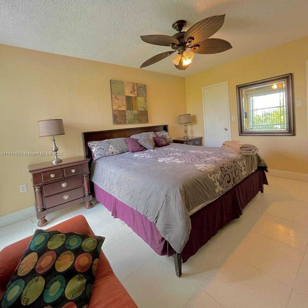 Small Image of 17570 ATLANTIC BLVD #517, Sunny Isles Beach Number 5