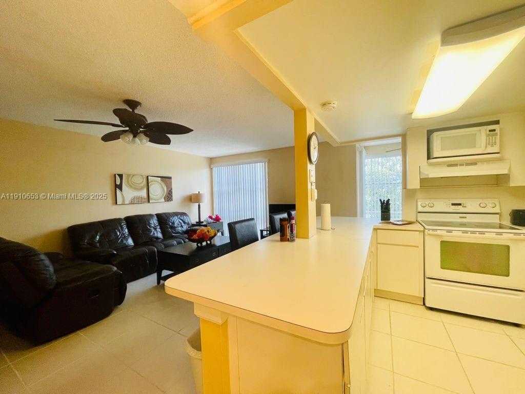 Small Image of 17570 ATLANTIC BLVD #517, Sunny Isles Beach Number 8