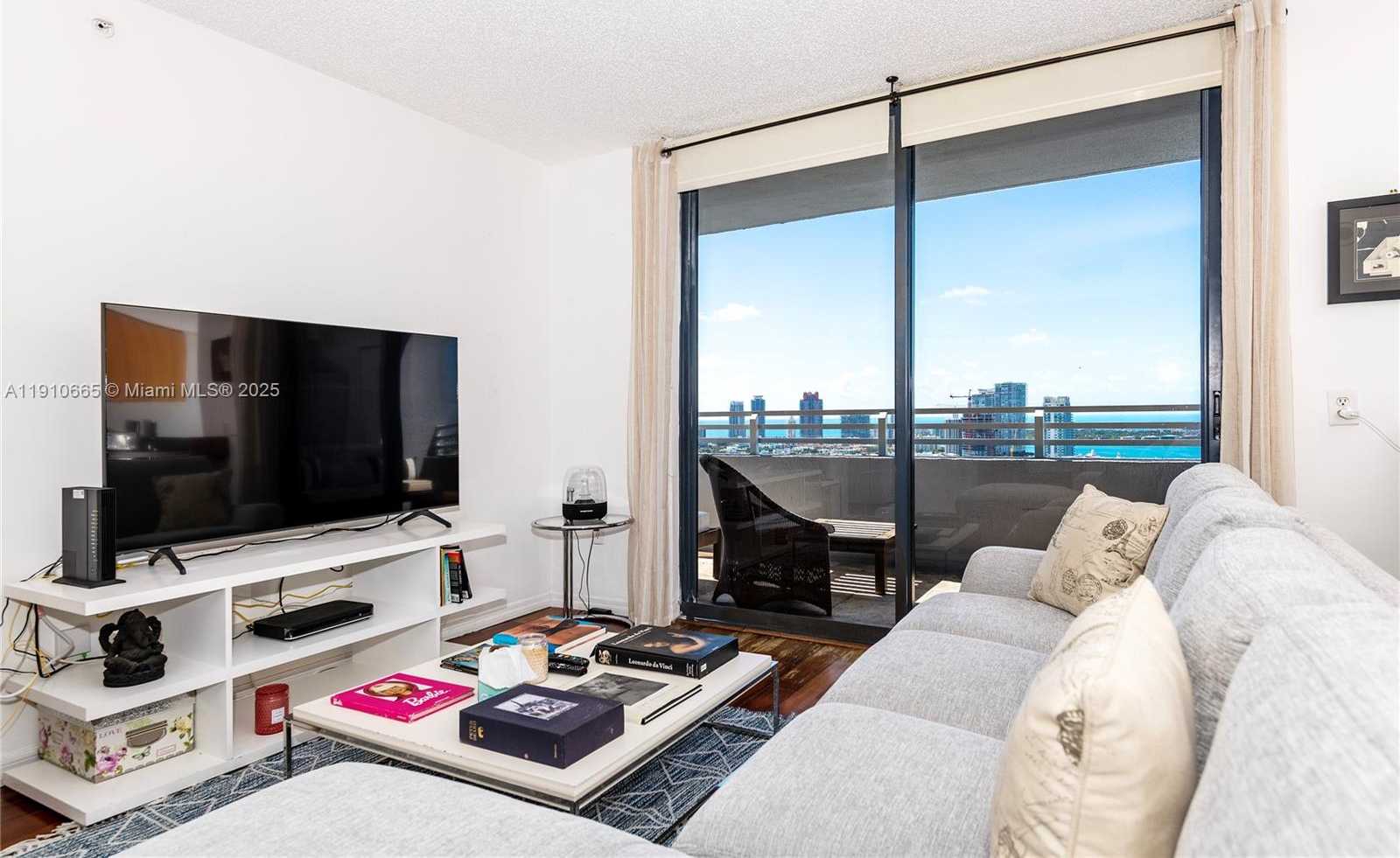 Small Image of 1330 WEST AVE #3104, Miami Beach Number 2