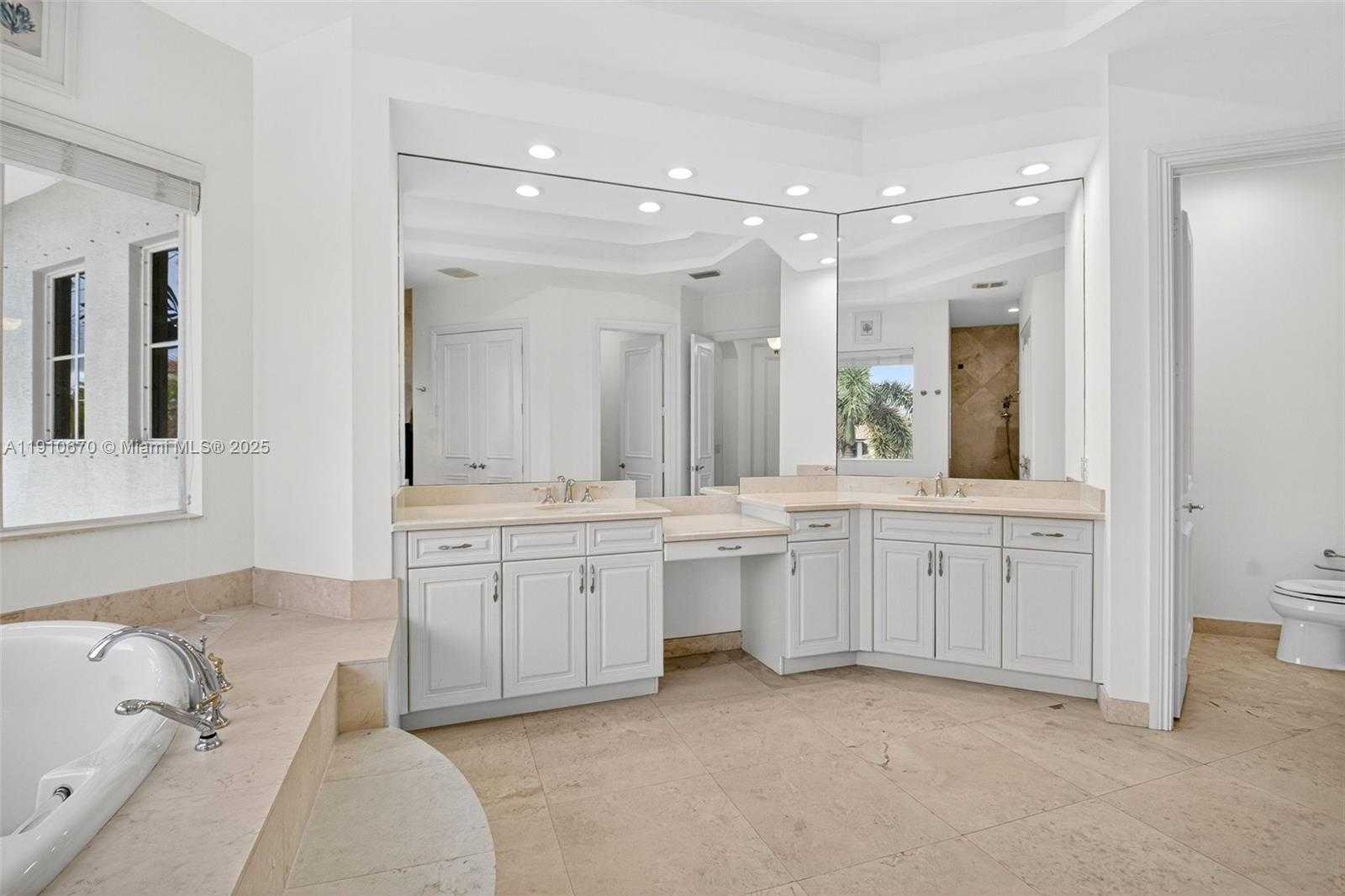 Small Image of 9597 BRIDGEBROOK DR, Boca Raton Number 49