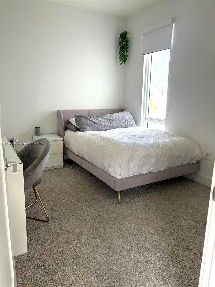 Small Image of 10265 NORTH WEST 63RD TER #210, Doral Number 11