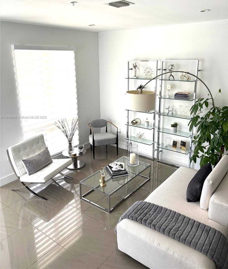 Small Image of 10265 NORTH WEST 63RD TER #210, Doral Number 3