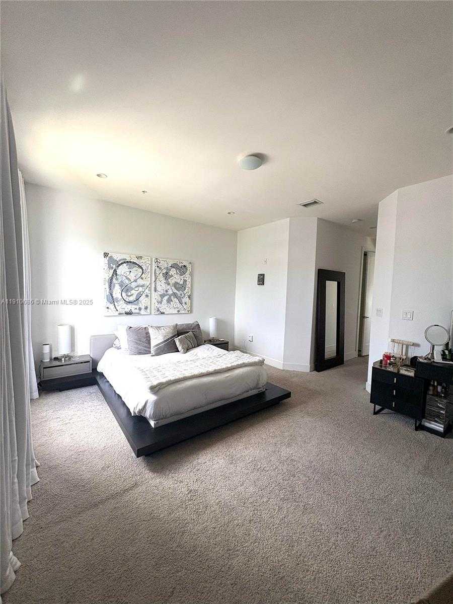 Small Image of 10265 NORTH WEST 63RD TER #210, Doral Number 9