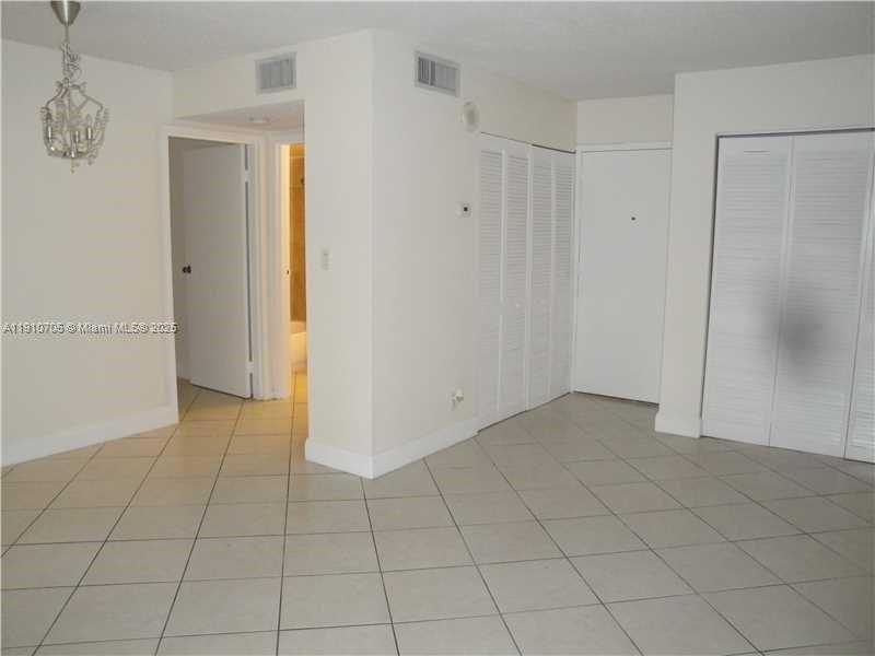 Imagen de Pequeño Objeto