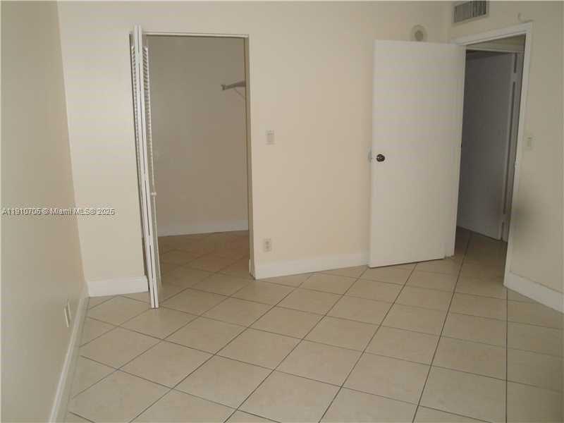 Imagen de Pequeño Objeto