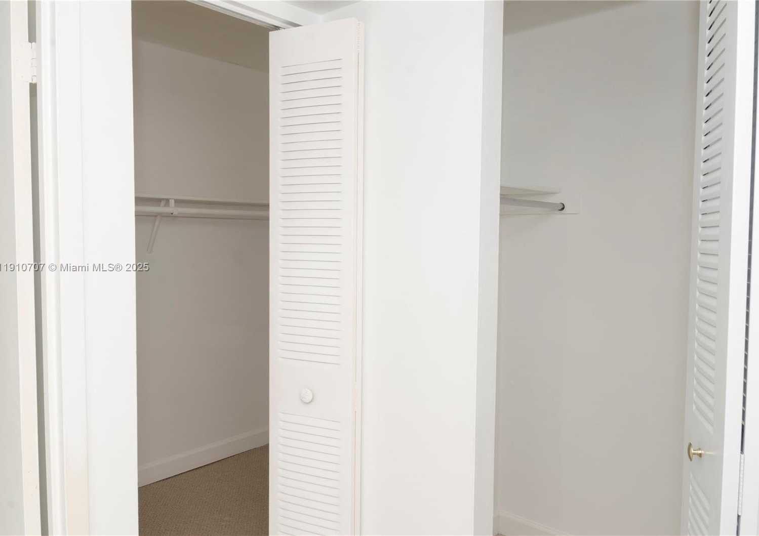 Small Image of 100 BAYVIEW DR #1028, Sunny Isles Beach Number 15