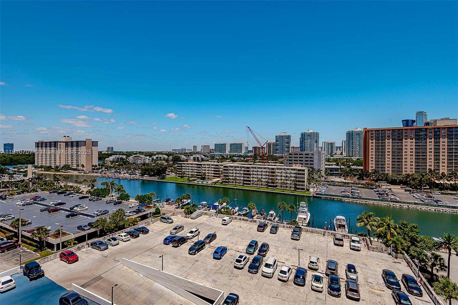 Small Image of 100 BAYVIEW DR #1028, Sunny Isles Beach Number 23