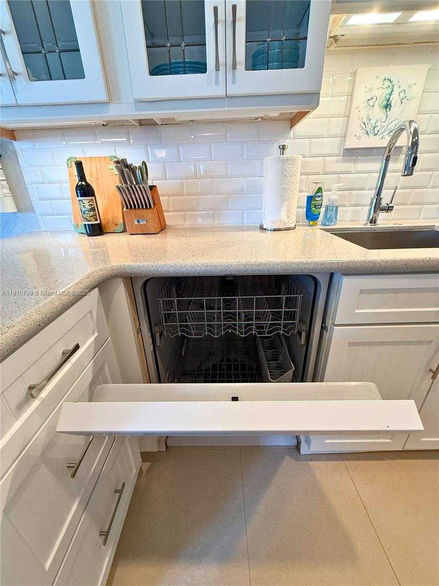 Small Image of 1705 NORTH RIVERSIDE DR #1, Pompano Beach Number 32