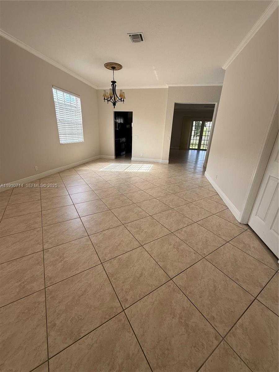 Small Image of 1007 NANDINA DR, Weston Number 13