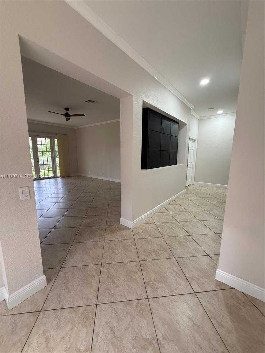 Small Image of 1007 NANDINA DR, Weston Number 14