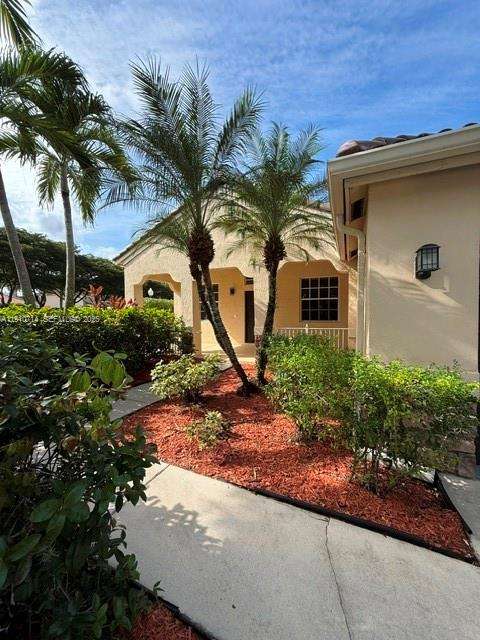 Small Image of 1007 NANDINA DR, Weston Number 2