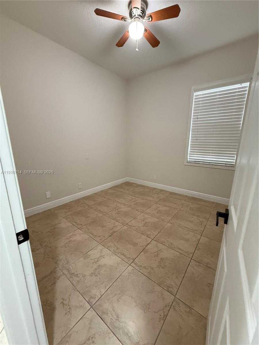 Small Image of 1007 NANDINA DR, Weston Number 22