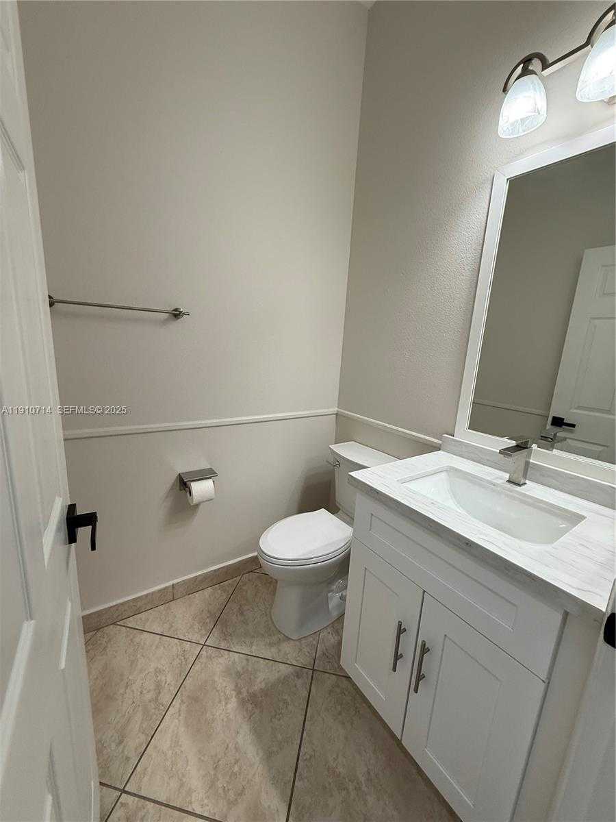Small Image of 1007 NANDINA DR, Weston Number 27