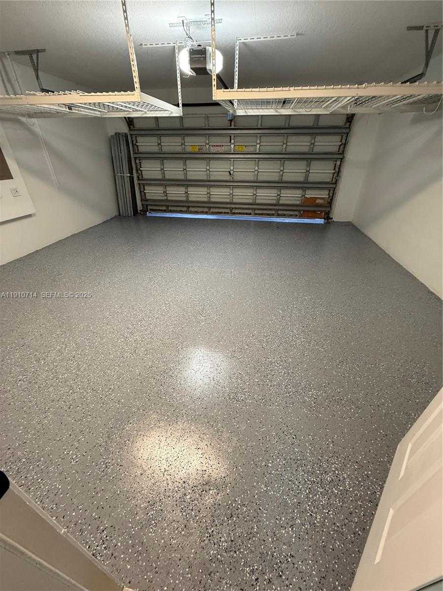 Small Image of 1007 NANDINA DR, Weston Number 35