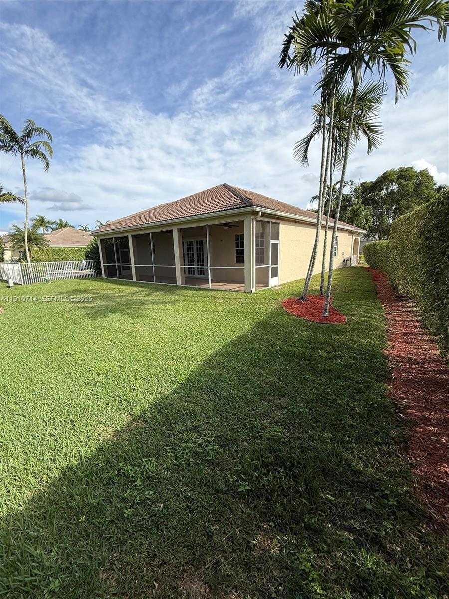 Small Image of 1007 NANDINA DR, Weston Number 8