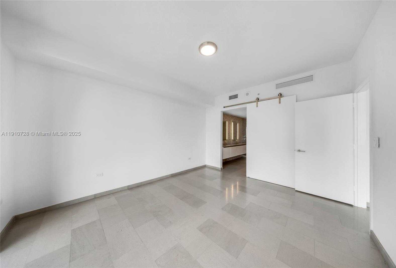 Small Image of 88 SOUTH WEST 7TH ST #1004, Miami Number 19