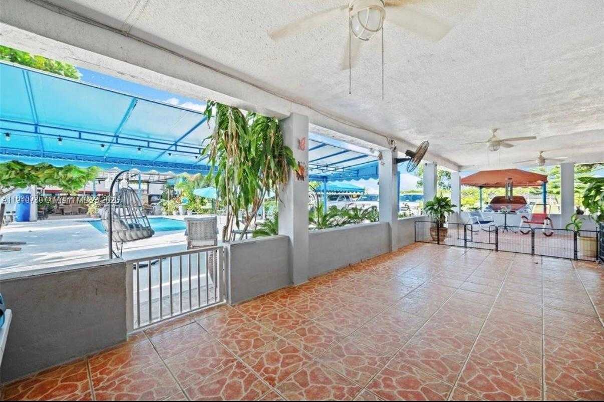 Small Image of 20235 SOUTH WEST 172ND AVE, Miami Number 12