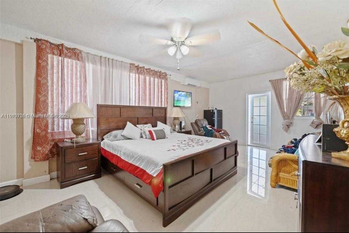 Small Image of 20235 SOUTH WEST 172ND AVE, Miami Number 13