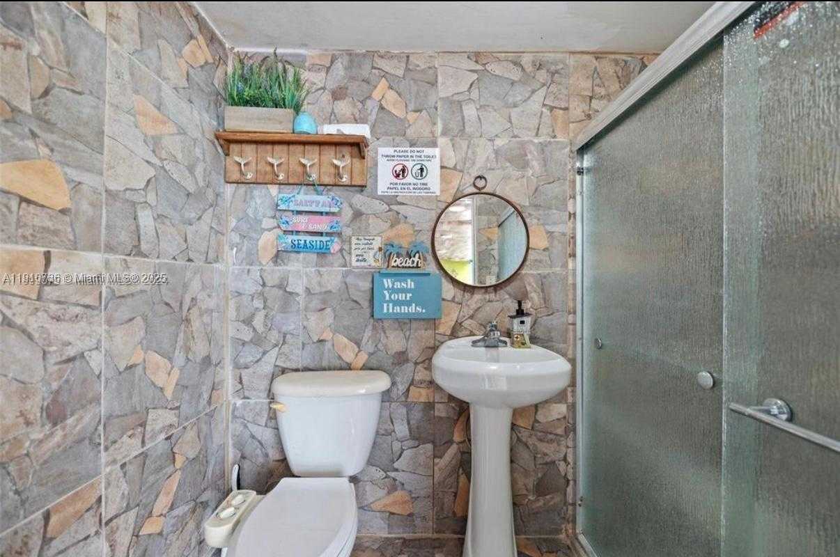 Small Image of 20235 SOUTH WEST 172ND AVE, Miami Number 15