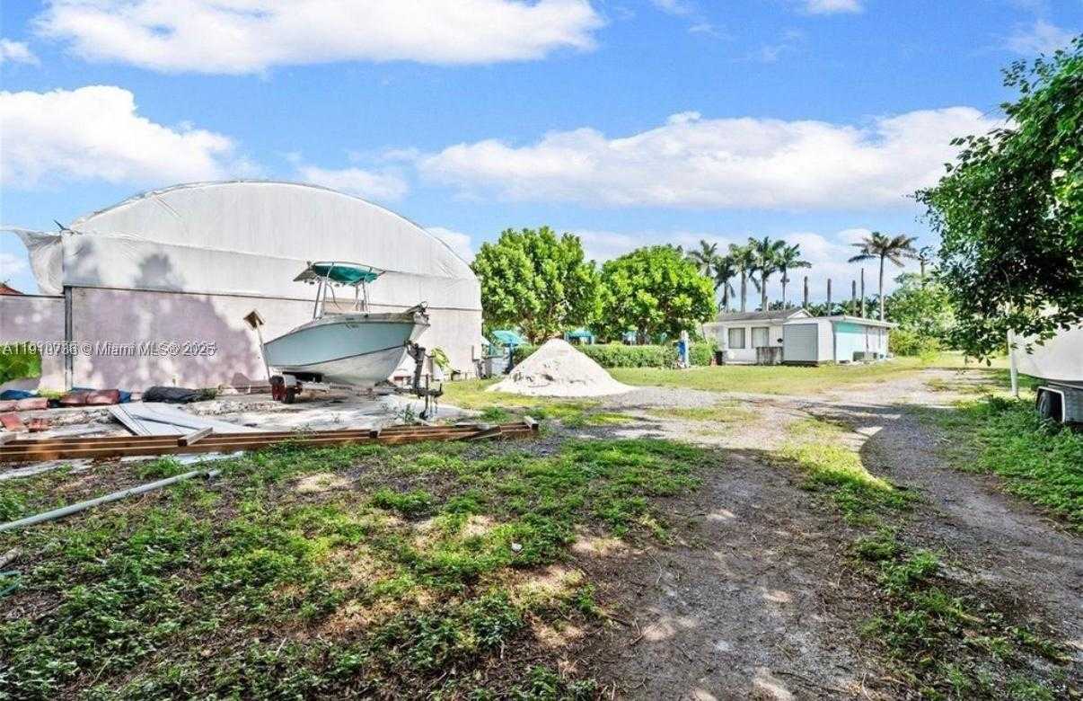 Small Image of 20235 SOUTH WEST 172ND AVE, Miami Number 7